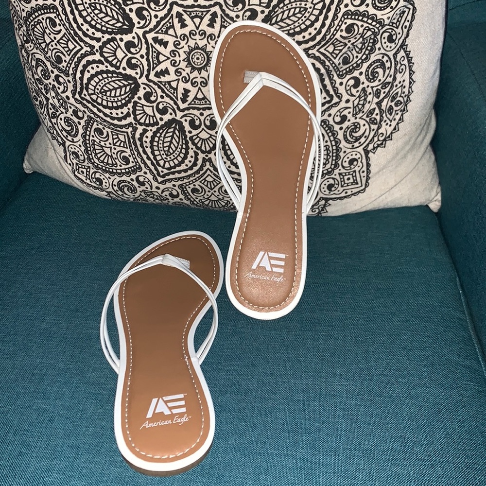 American Eagle Flip Flops